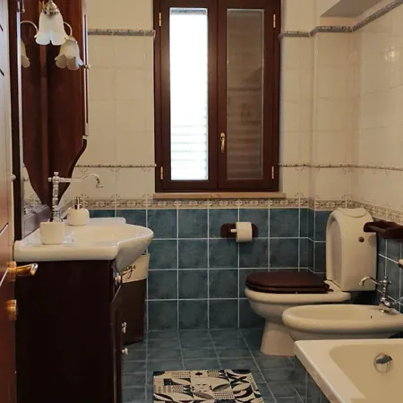 Tra Mare E Collina Apartment *