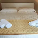 Tra Mare E Collina 아파트 *