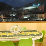 Tra Mare E Collina 아파트