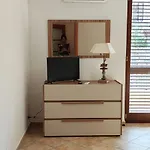 Tra Mare E Collina 아파트 Condro