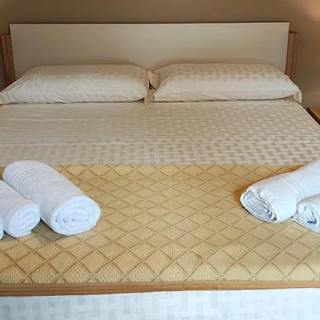 Tra Mare E Collina Lejlighed *