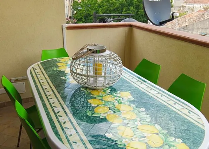 Tra Mare E Collina * Condro