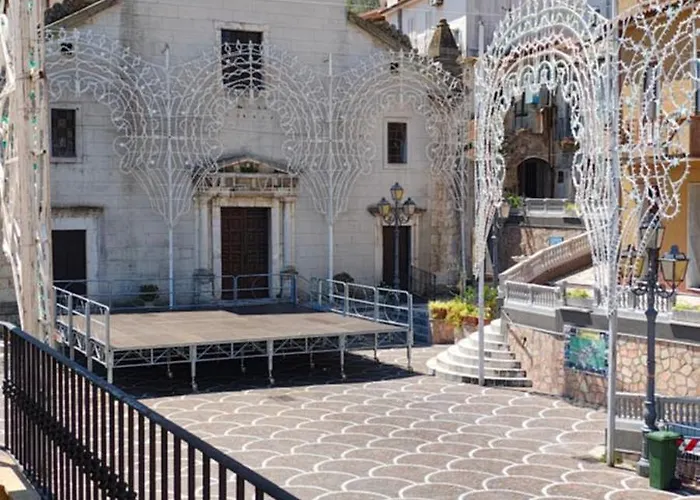 Tra Mare E Collina Condro